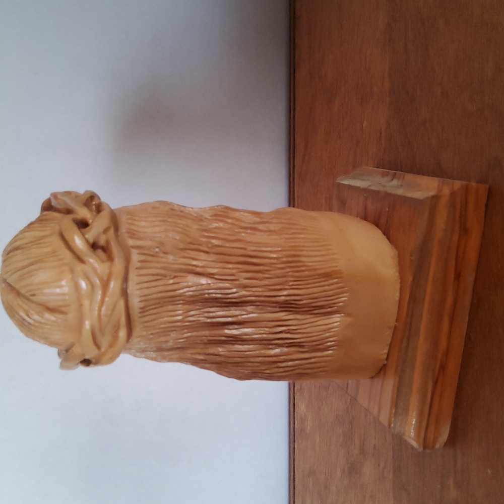Handcrafted Wooden Jesus Bust - Picture 4 of 5